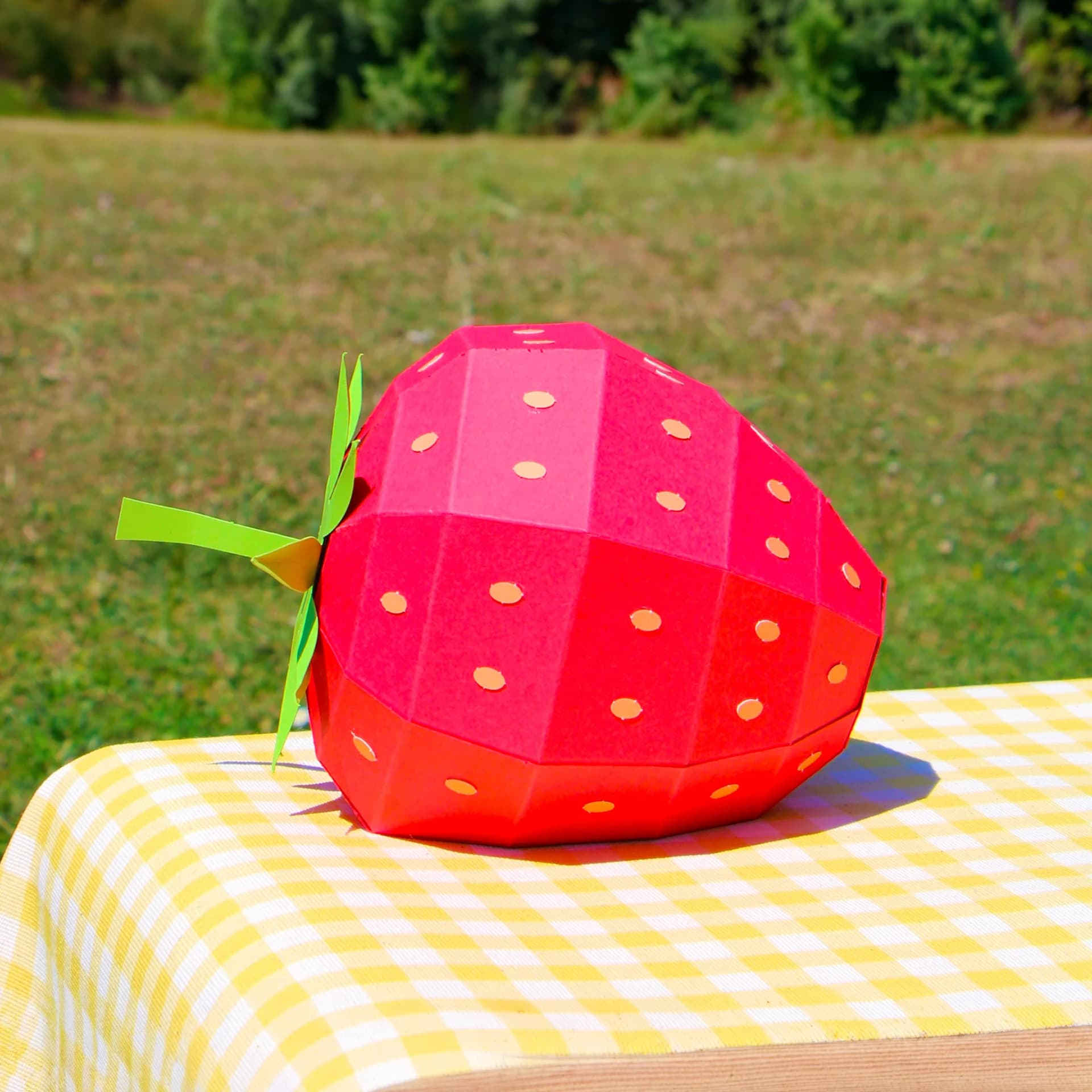 Fraise en papier fraise en situation
