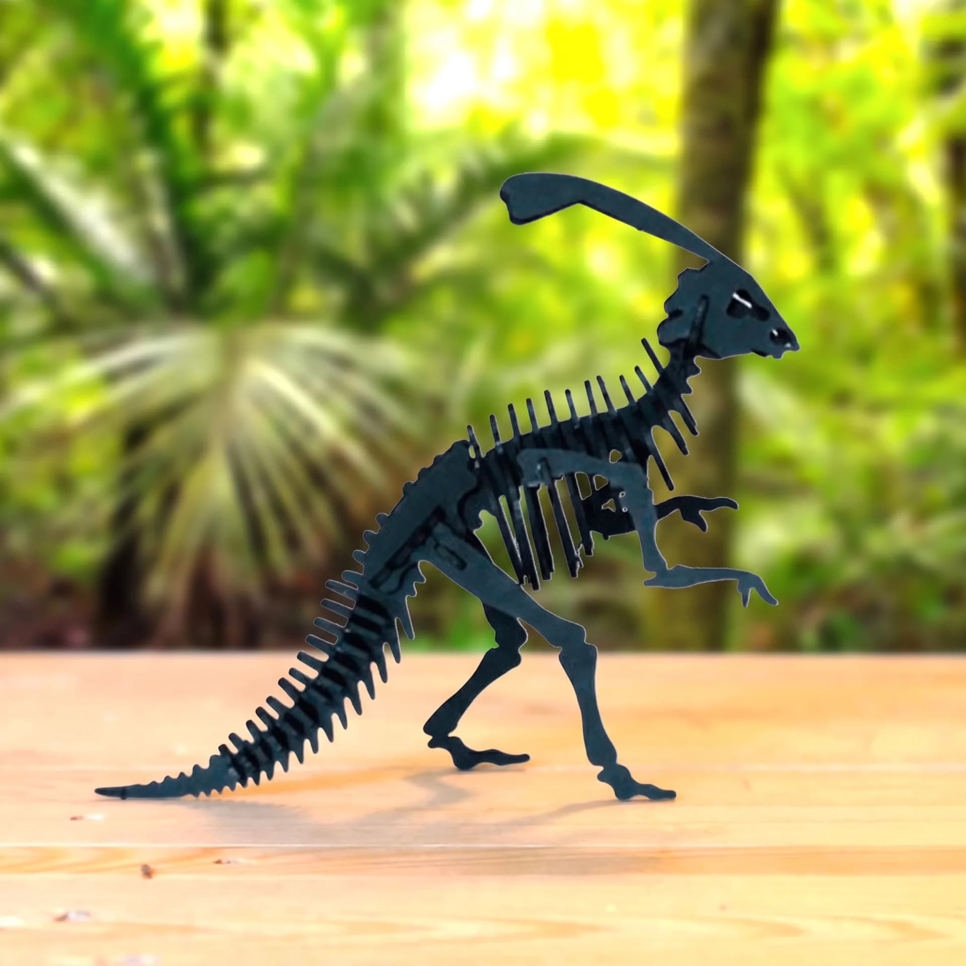 Parasaurolophus en carton en situation