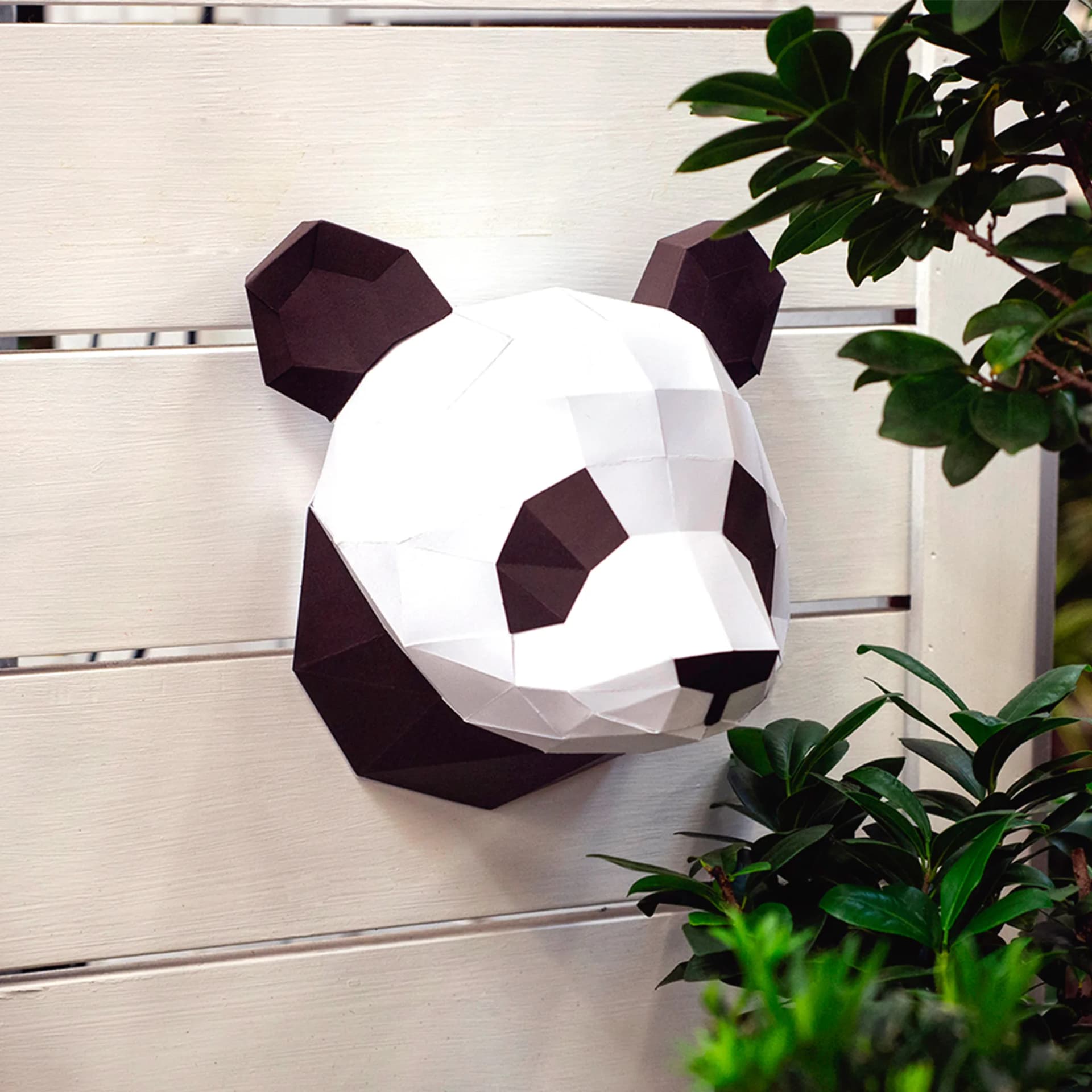 Petit panda en papier 3D Chocolat en situation