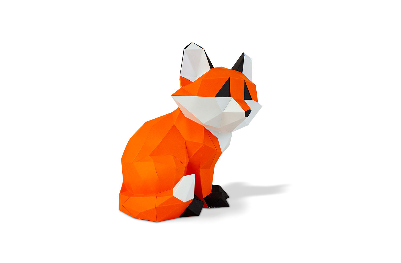 Petit renard assis en papier 3D
