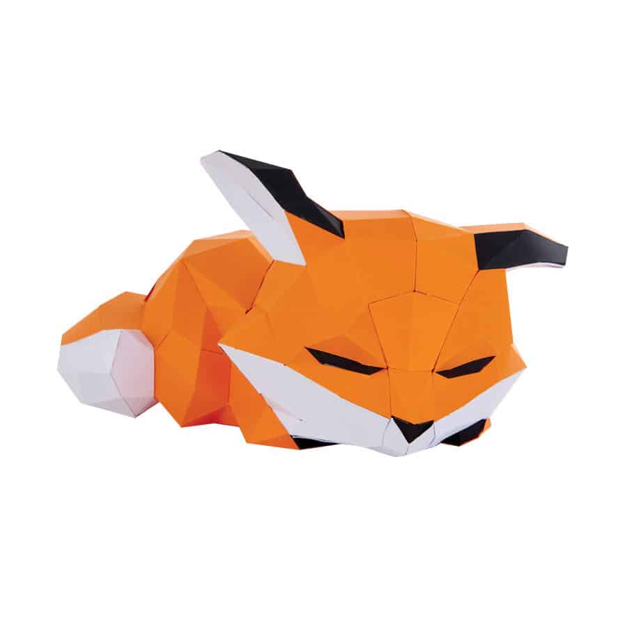 Petit renard couché en papier 3D